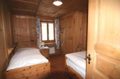 Gasthaus Zum Weissen Kreuz Hotel Замедан Екстериор снимка